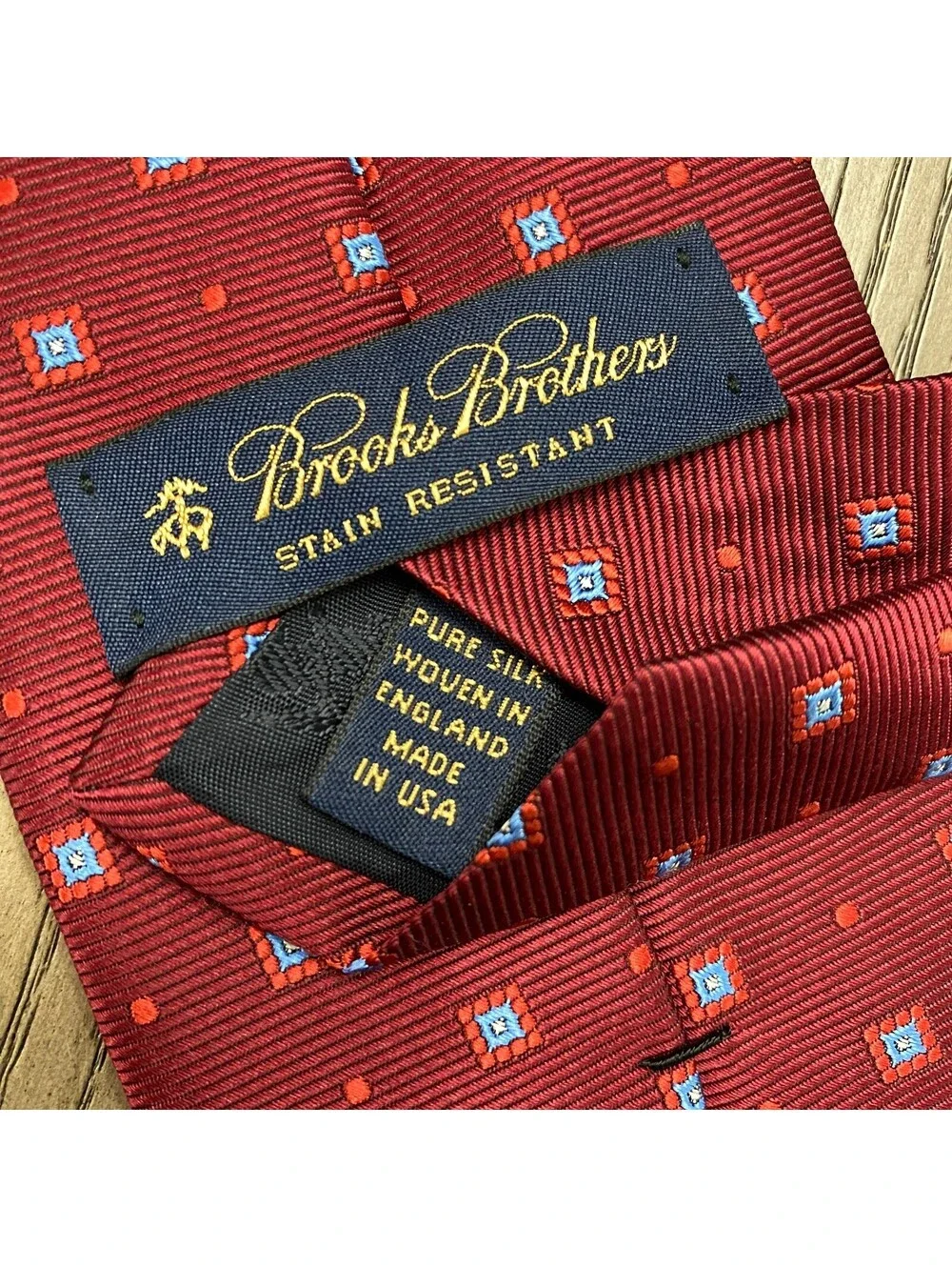 Brooks Brothers Necktie Red Geometric AOP Pure Silk Tie Stain Resistant USA